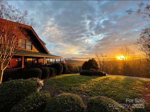 202 Panorama Dr, Nebo, NC, 28761-6113 | Card Image