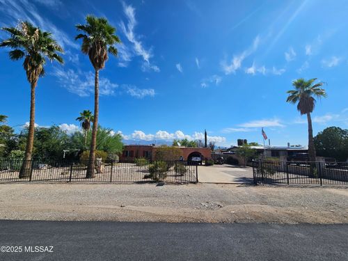 8933 E Old Spanish Trl, Tucson, AZ, 85710-6251 | Card Image