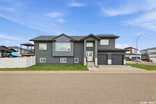 203 Burgess Bay, Saskatoon, SK, S7V0S3 | Card Image