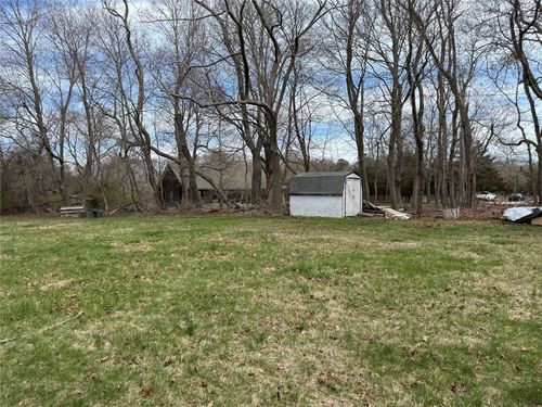 5075 Main Rd, Laurel, NY, 11948-1320 | Card Image