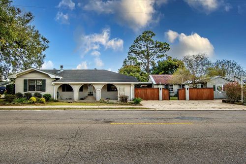 403 Tiger Dr, Thibodaux, LA, 70301-6608 | Card Image