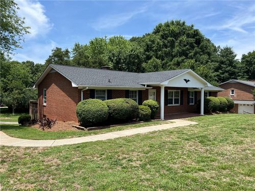 370 Farmbrooke Ln, Winston-Salem, NC, 27127-9217 | Card Image