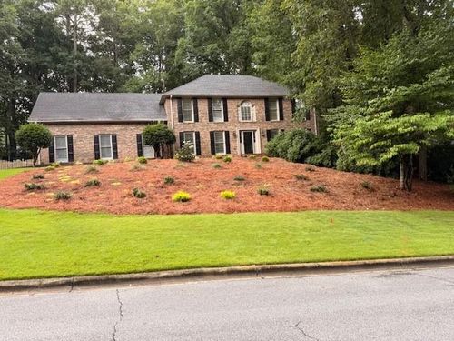 890 Ferncroft Ct, Roswell, GA, 30075-1394 | Card Image