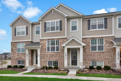 30W136 Wheeler Cir, Warrenville, IL, 60563-1627 | Card Image