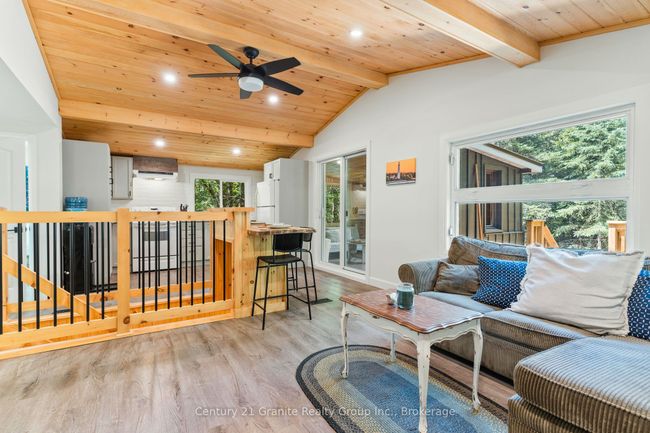 10979 Highway 118, House other with 3 bedrooms, 1 bathrooms and 8 parking in Algonquin Highlands ON | Image 5