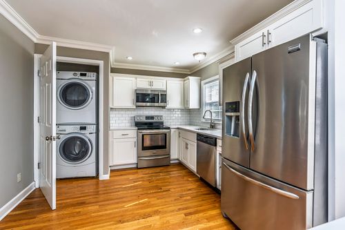 2224 Harrodsburg Rd, Lexington, KY, 40503-1705 | Card Image