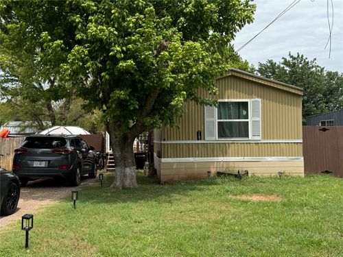 7103 Comanche Trl, Weatherford, TX, 76087-9243 | Card Image