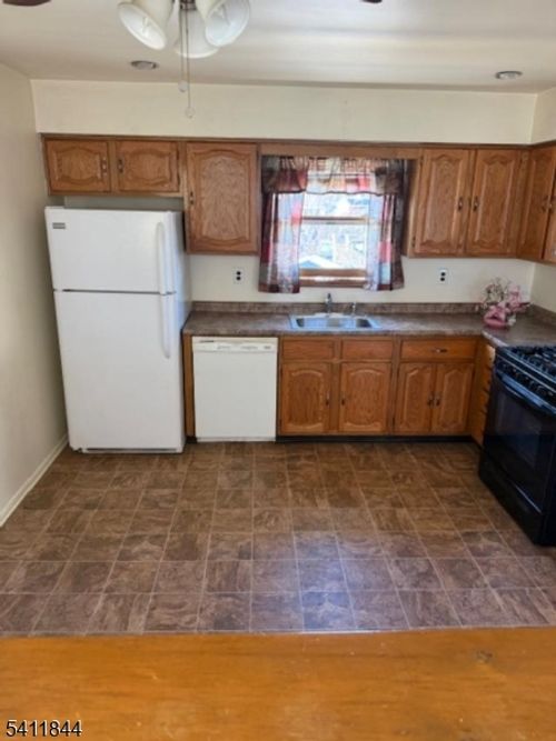 2-55 Harrison St, Belleville, NJ, 07109-3552 | Card Image