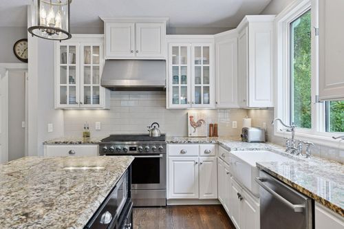 17641 Hyde Park Ave, Lakeville, MN, 55044-6617 | Card Image