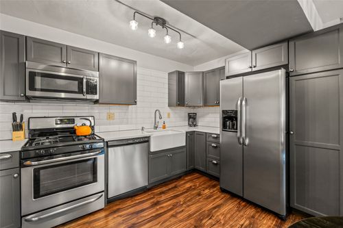 32-32 Sequoia Ct, Steamboat Springs, CO, 80487-1750 | Card Image