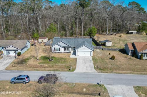 109 Hidden Hollow Dr, Richlands, NC, 28574-6413 | Card Image