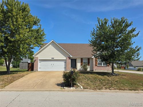 662 Arrowhead Ln, Union, MO, 63084-4557 | Card Image