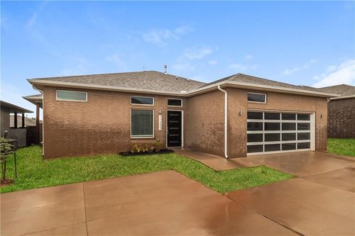 11233 Paradise Out Ln, Oklahoma City, OK, 73131-3101 | Card Image