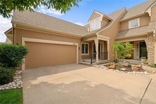 7892 W 157th Ter, Overland Park, KS, 66223-3368 | Card Image