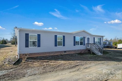 101 Park Ln, Grover, NC, 28073-8800 | Card Image