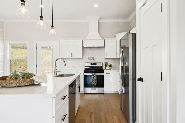 124 Casey St, House other with 3 bedrooms, 2 bathrooms and 2 parking in Brush Creek TN | Image 12