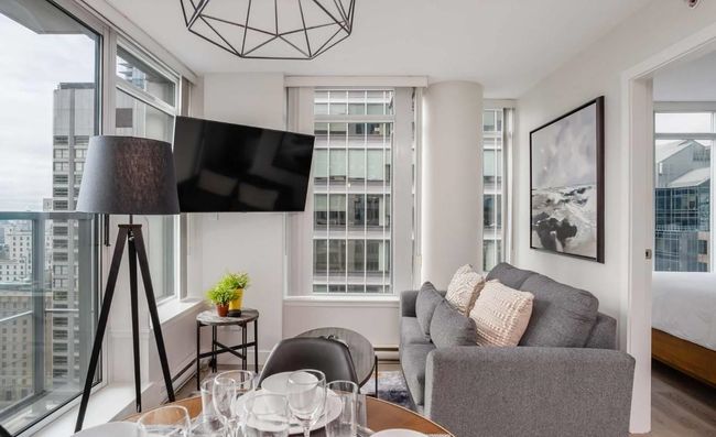 610 Granville Street, Condo with 1 bedrooms, 0 bathrooms and 1 parking in Vancouver BC | Image 2