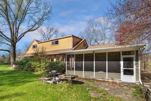 101 East Ave, Walden, NY, 12586-1515 | Card Image
