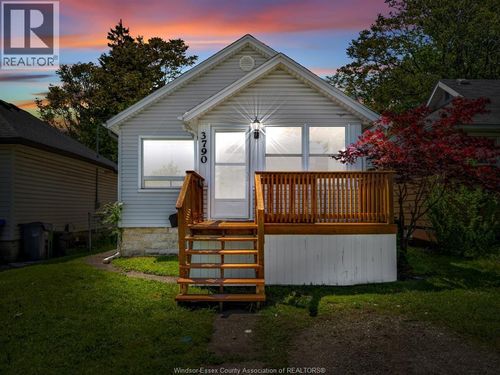 3790 Glenfield St, Windsor, ON, N9C2B2 | Card Image