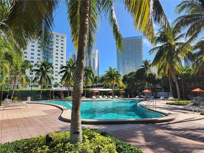 APT-226 - 19380 Collins Ave, Condo with 2 bedrooms, 2 bathrooms and null parking in Sunny Isles Beach FL | Image 14
