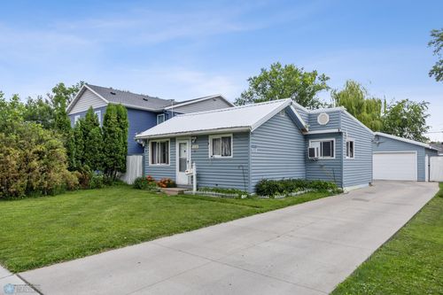 1330 16 1/2 St S, Fargo, ND, 58103-3943 | Card Image