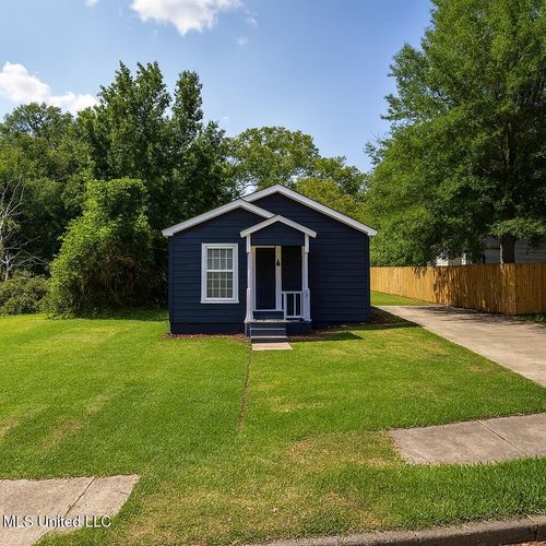 524 W Monticello St, Brookhaven, MS, 39601-3210 | Card Image