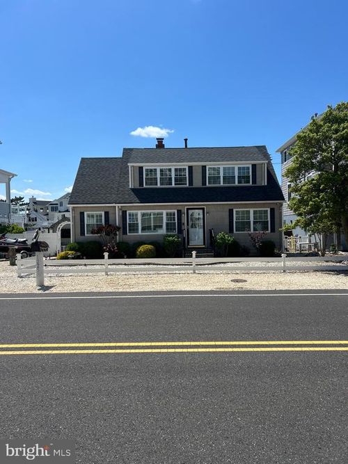 1225 Jennifer Ln, MANAHAWKIN, NJ, 08050-4252 | Card Image