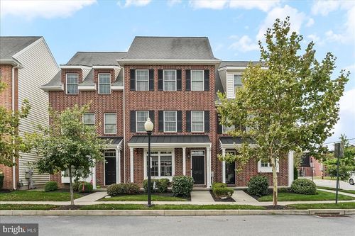636 D St, KENNETT SQUARE, PA, 19348-3273 | Card Image