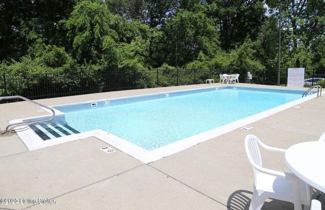2 - 109 Algiers Ct, Condo with 1 bedrooms, 1 bathrooms and null parking in Louisville KY | Image 8