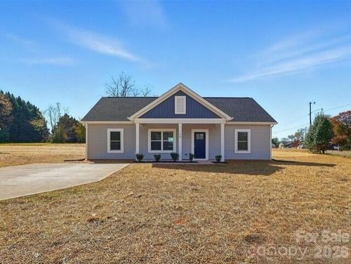 7588 Sarah Dr, Denver, NC, 28037-8025 | Card Image