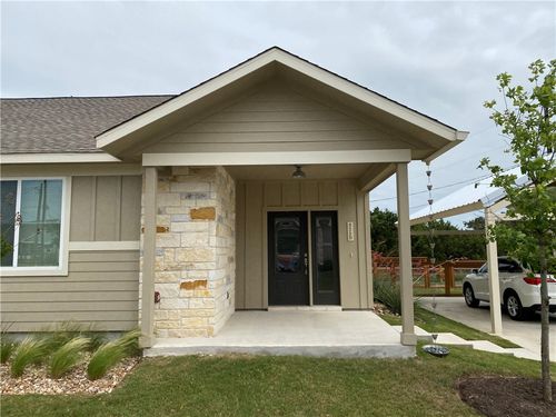 b-325 Rose Dr, Dripping Springs, TX, 78620-4102 | Card Image