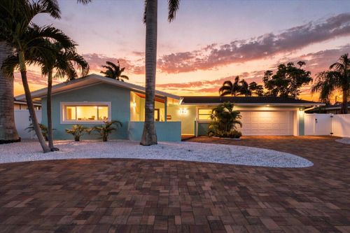 7852 Causeway Blvd S, ST PETERSBURG, FL, 33707-1011 | Card Image