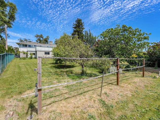 1531 Knight Ave, House other with 5 bedrooms, 3 bathrooms and 2 parking in Saanich BC | Image 22