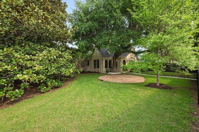 Large front yard fully enclosed. | Image 4