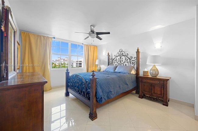 1406 - 19999 E Country Club Dr, Condo with 2 bedrooms, 2 bathrooms and null parking in Aventura FL | Image 11