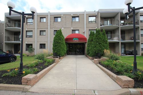 230-4658 Drummond Rd, Niagara Falls, ON, L2E7E1 | Card Image