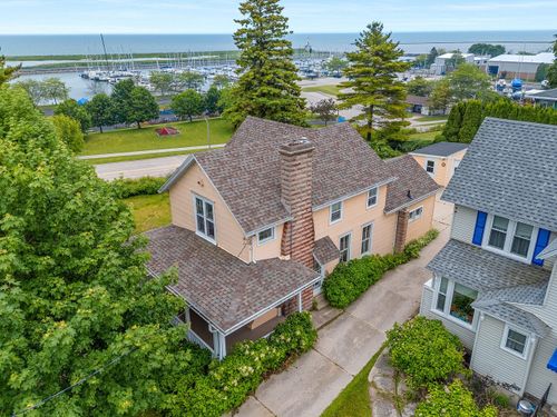 315 Park St, Manitowoc, WI, 54220 | Card Image