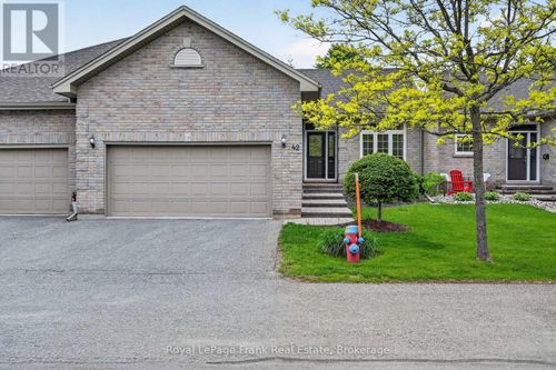 42-301 Carnegie Avenue, Peterborough (Northcrest Ward 5), ON, K9L0B3 | Card Image