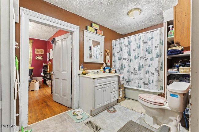 104 Maple St, House other with 5 bedrooms, 3 bathrooms and null parking in Glade Spring VA | Image 11