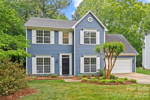 3213 Crescent Knoll Dr, Matthews, NC, 28105-2456 | Card Image