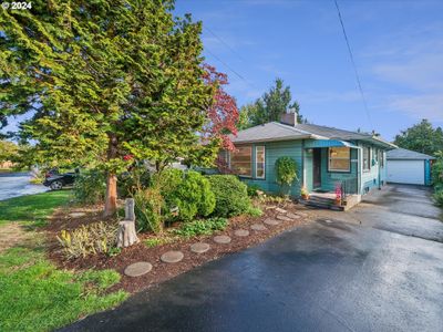 2720 Se 63 Rd Ave, House other with 4 bedrooms, 2 bathrooms and 1 parking in Portland OR | Image 1