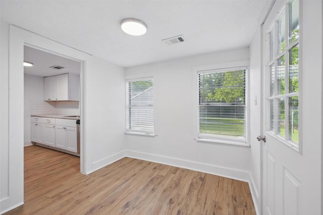 906 E Houston St, House other with 2 bedrooms, 1 bathrooms and null parking in Sherman TX | Image 6