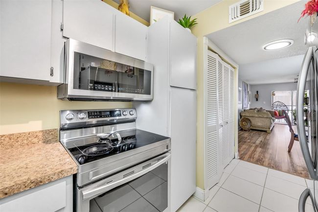 Samsung Stainless Steel Microwave & Range | Image 15
