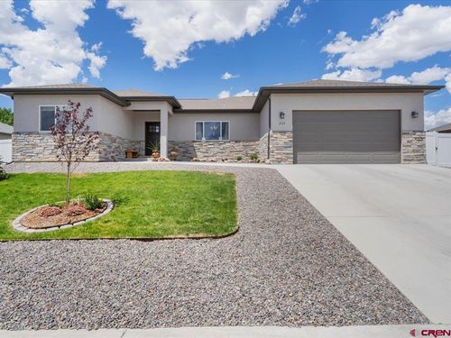 1725 Moonlight Dr, Montrose, CO, 81401-7159 | Card Image