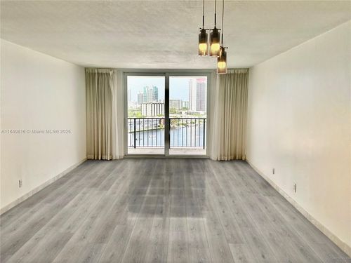 apt-14f-427 Golden Isles Dr, Hallandale Beach, FL, 33009-7546 | Card Image