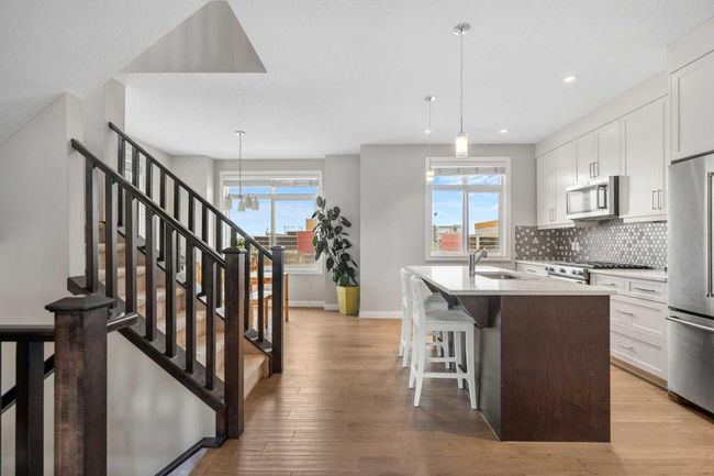 831 85 St Sw, Home with 4 bedrooms, 3 bathrooms and 2 parking in Calgary AB | Image 4