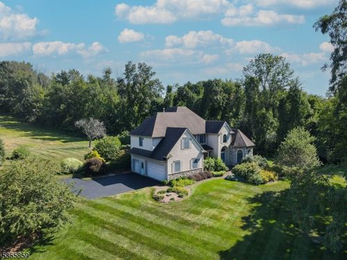 2 Sutton Ct, Hamburg, NJ, 07419-9726 | Card Image