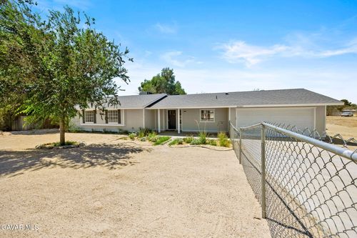 40557 168th St E, Lake Los Angeles, CA, 93535-7111 | Card Image