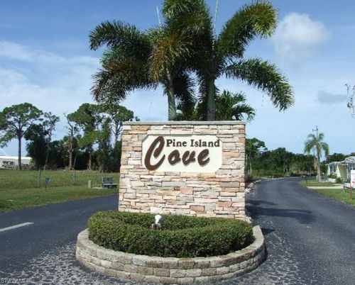 7280 Ladyfish Dr, SAINT JAMES CITY, FL, 33956-2745 | Card Image