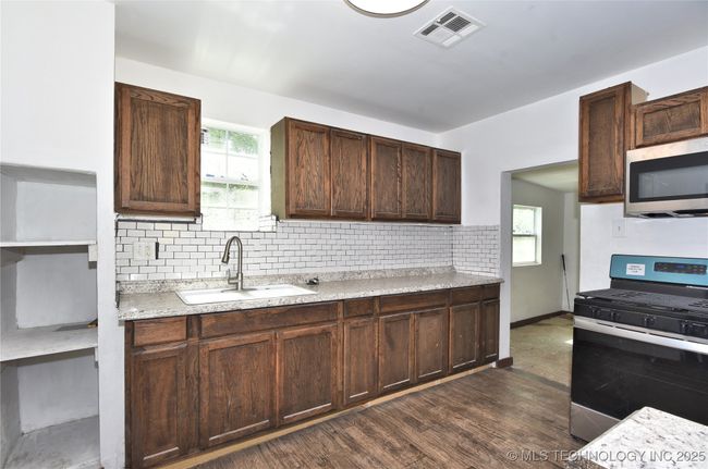 12 E Mill Ave, House other with 2 bedrooms, 2 bathrooms and null parking in Sapulpa OK | Image 9